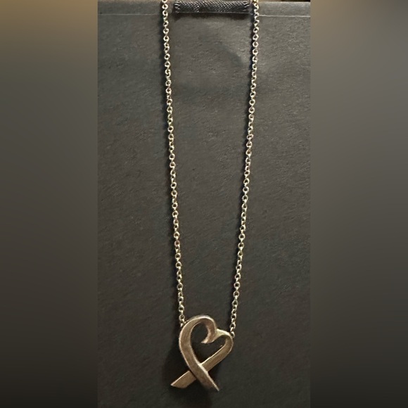 🎉 SOLD🎉Tiffany & Co. Loving Heart Pendant - Picture 1 of 6